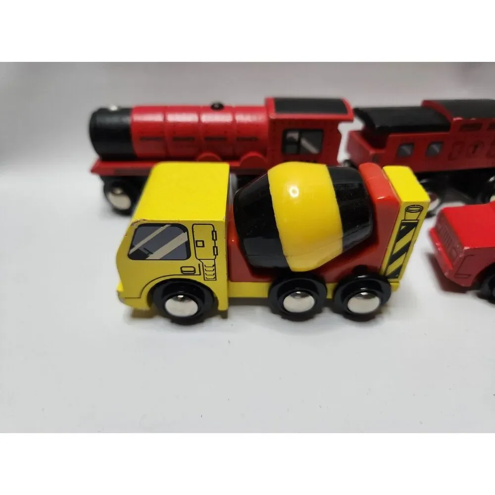 CIRCO Wooden Train & Vehicle Lot – Engines, Cars, Plane, Construction